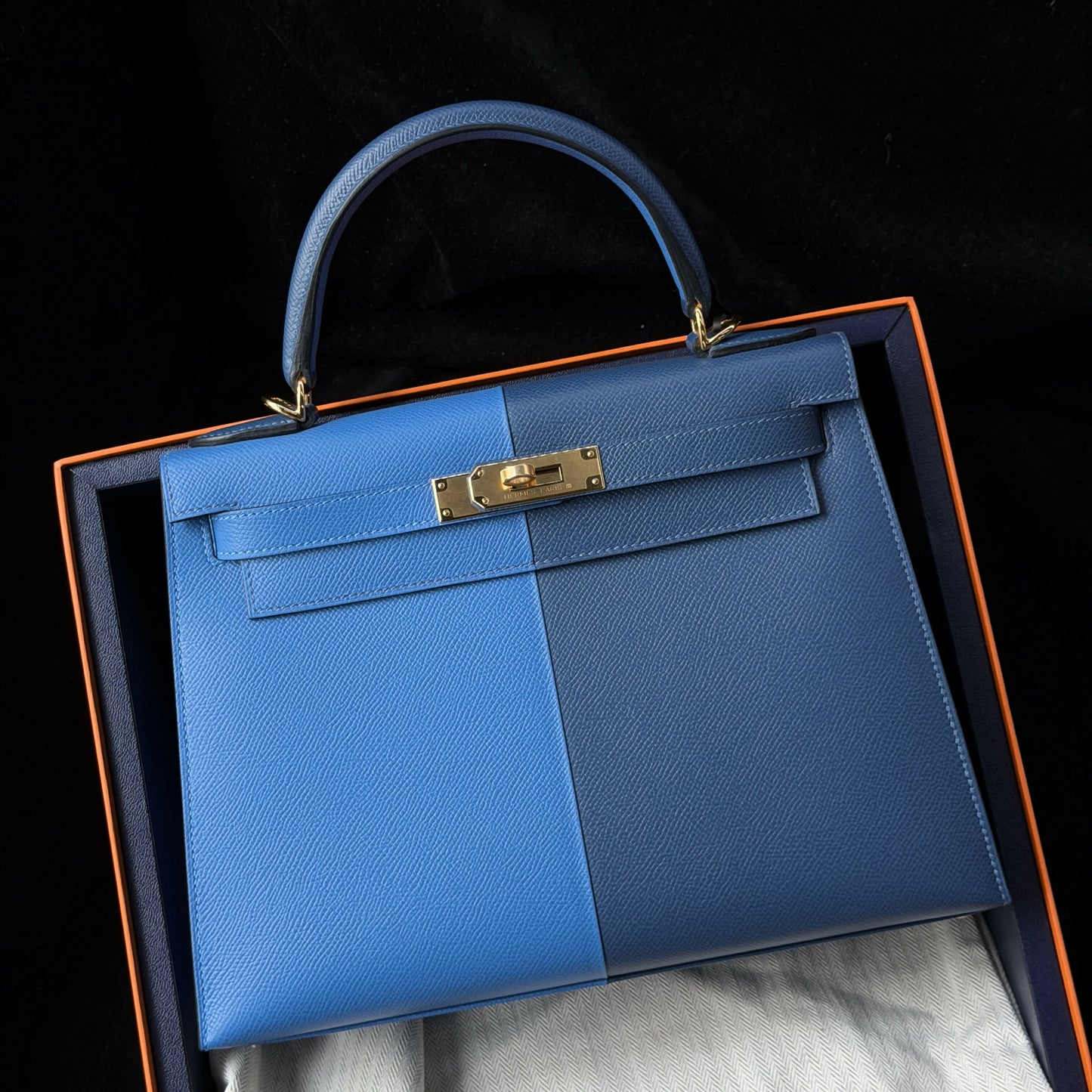 Hermès Kelly Sellier 28 Casaque Bleu Tanzania & Bleu Nuit Epsom with Gold Hardware Z Stamp (Limited Edition)