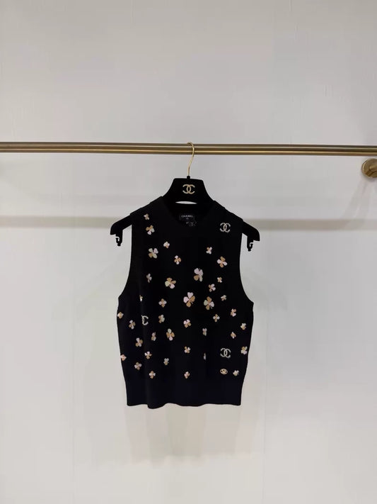 Chanel 24P four-leaf clover double C vest top