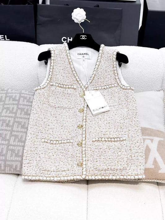 Chanel 26C Ecru tweed with gold thread vest