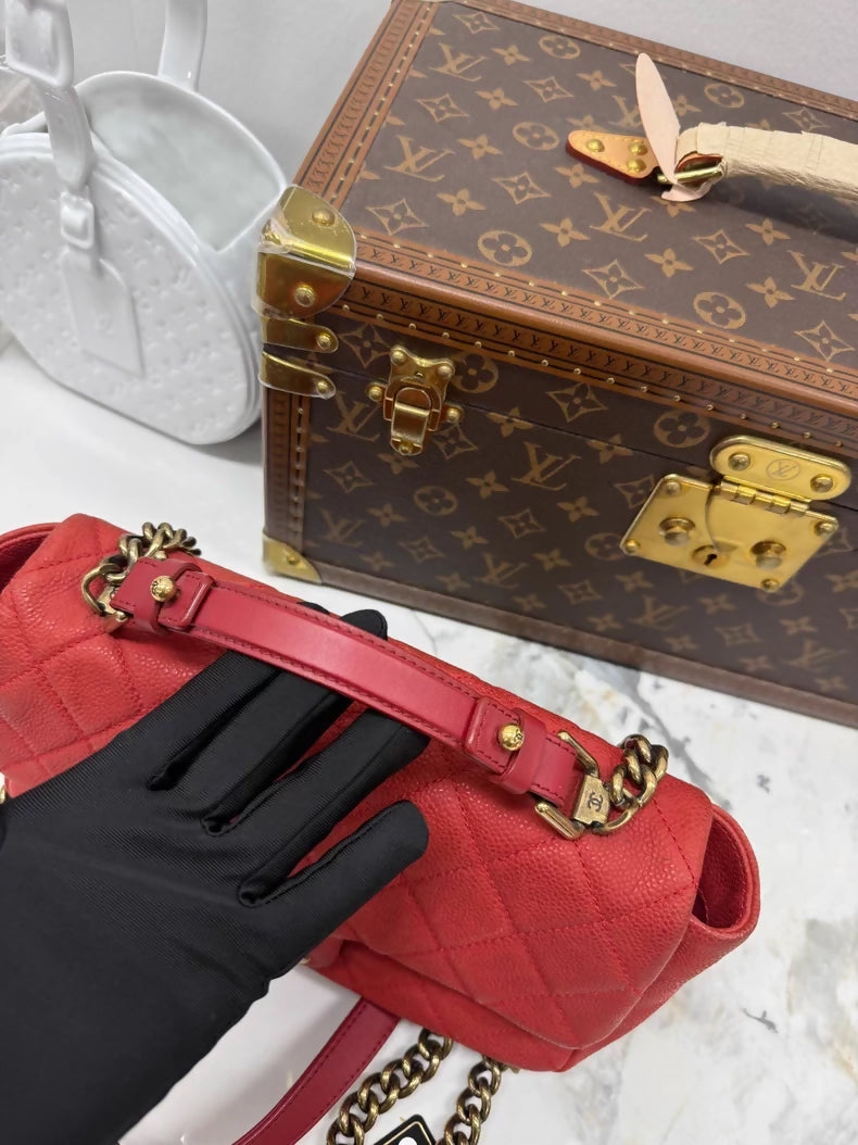 Chanel small red and gold color-blocked hobo bag with letter shoulder strap