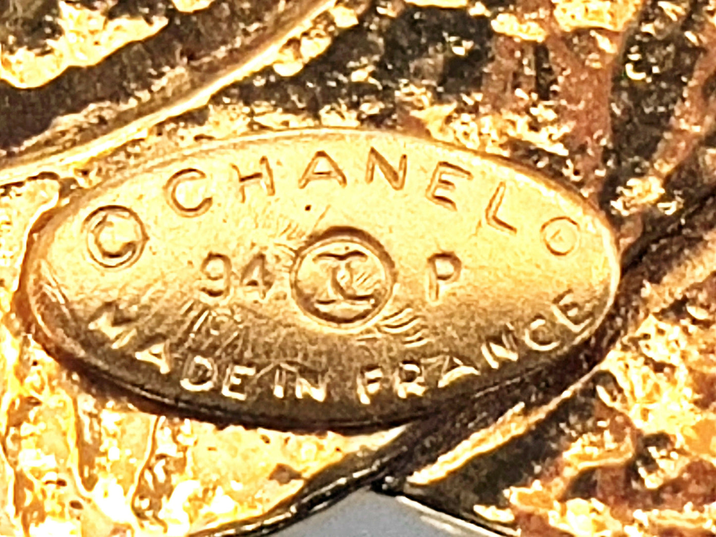Chanel Vintage 94P Gold Plated Glossy Coco Mark Brooch