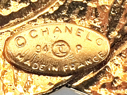 Chanel Vintage 94P Gold Plated Glossy Coco Mark Brooch