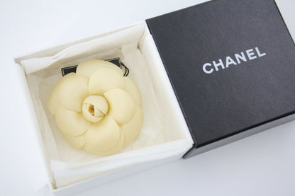 Chanel Vintage 81-85 Fabric Beige Camellia Brooch