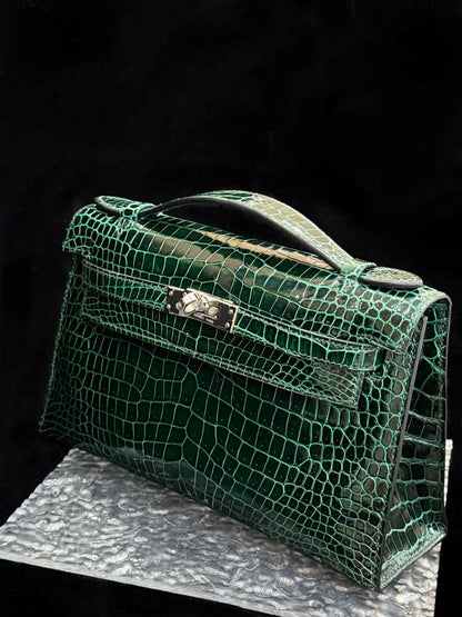 Hermès Kelly Pochette Vert Émeraude / Emeraude Shiny Porosus Crocodile with Palladium Hardware
