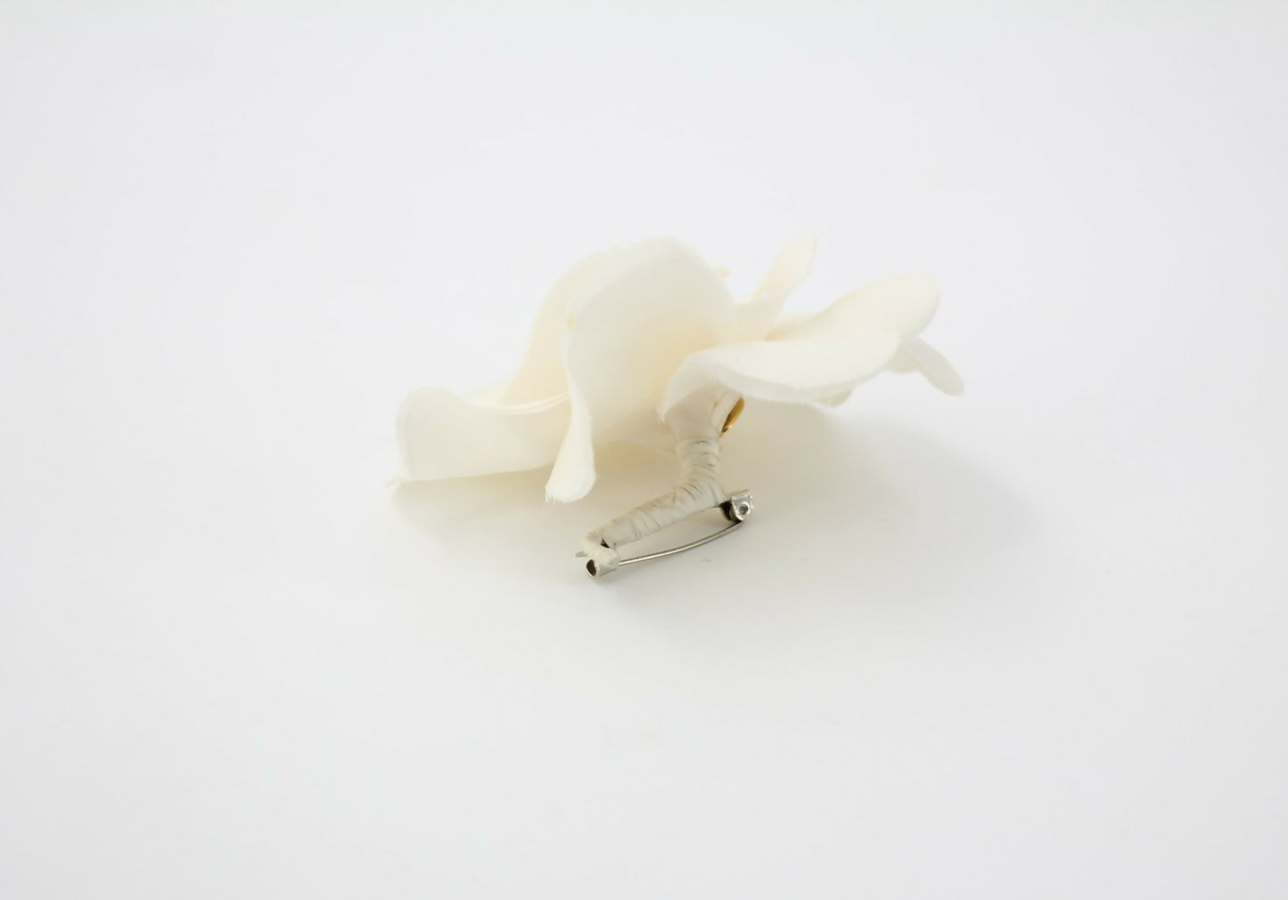 Chanel Vintage 81-85 White Silk Camellia Brooch