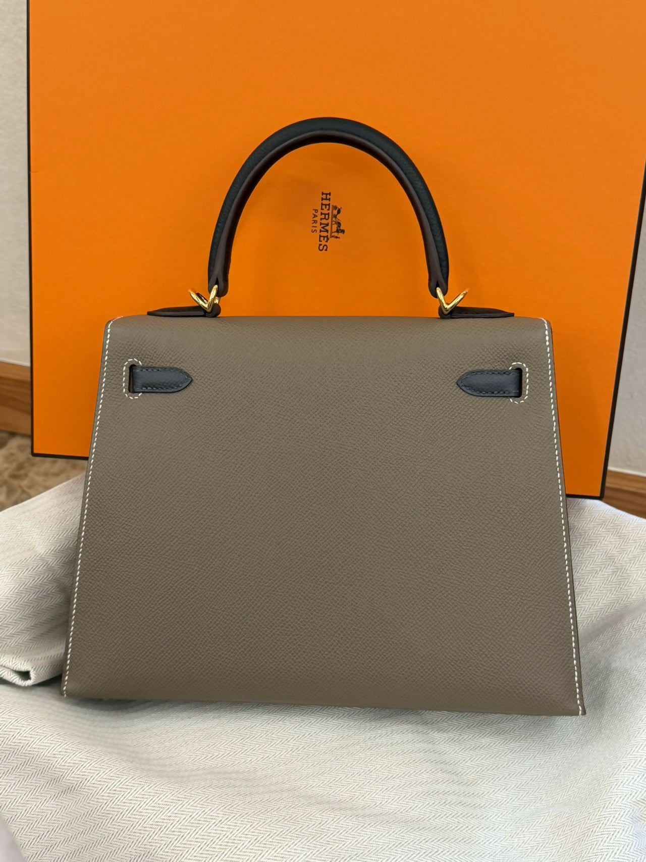 Hermès Kelly Sellier 25 Étoupe, Noir & Gris Étain Epsom with Gold Hardware