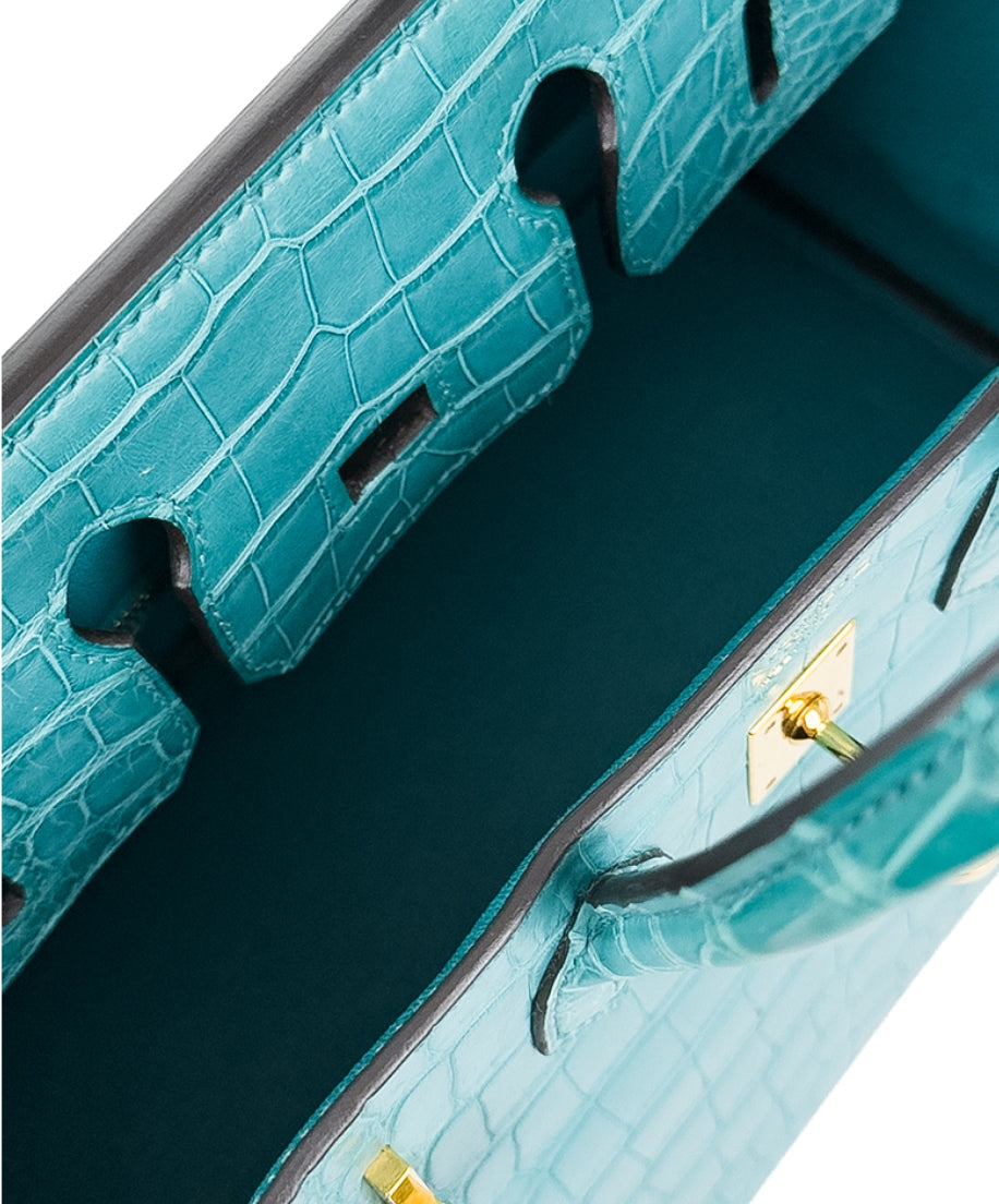 Hermes Birkin 25 Blue Paon Matte alligator leather gold hardware (Very Rare)