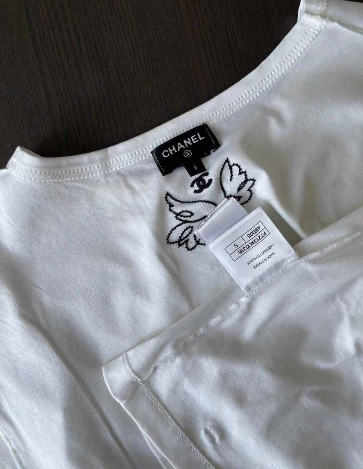Chanel 22p white peace t-shirt 36 – Wararni.com