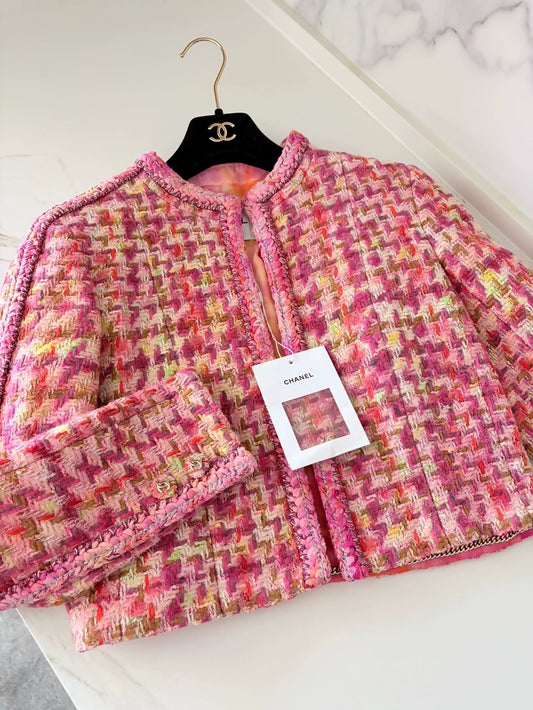 Chanel 20A Pink tweed Houndstooth Jacket