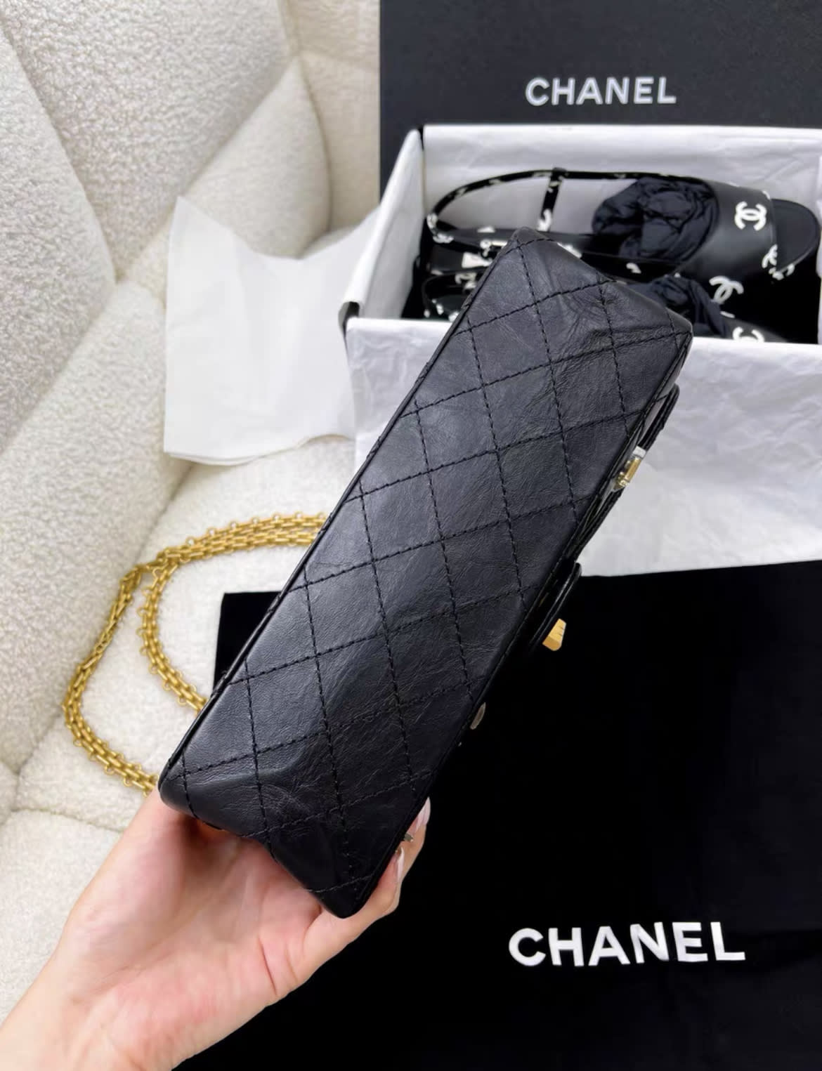 Chanel limited edition badge 2.55 small bag – Wararni.com