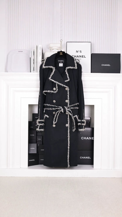 Chanel Spring/Summer 2004 Runway Black and White Tweed Coat