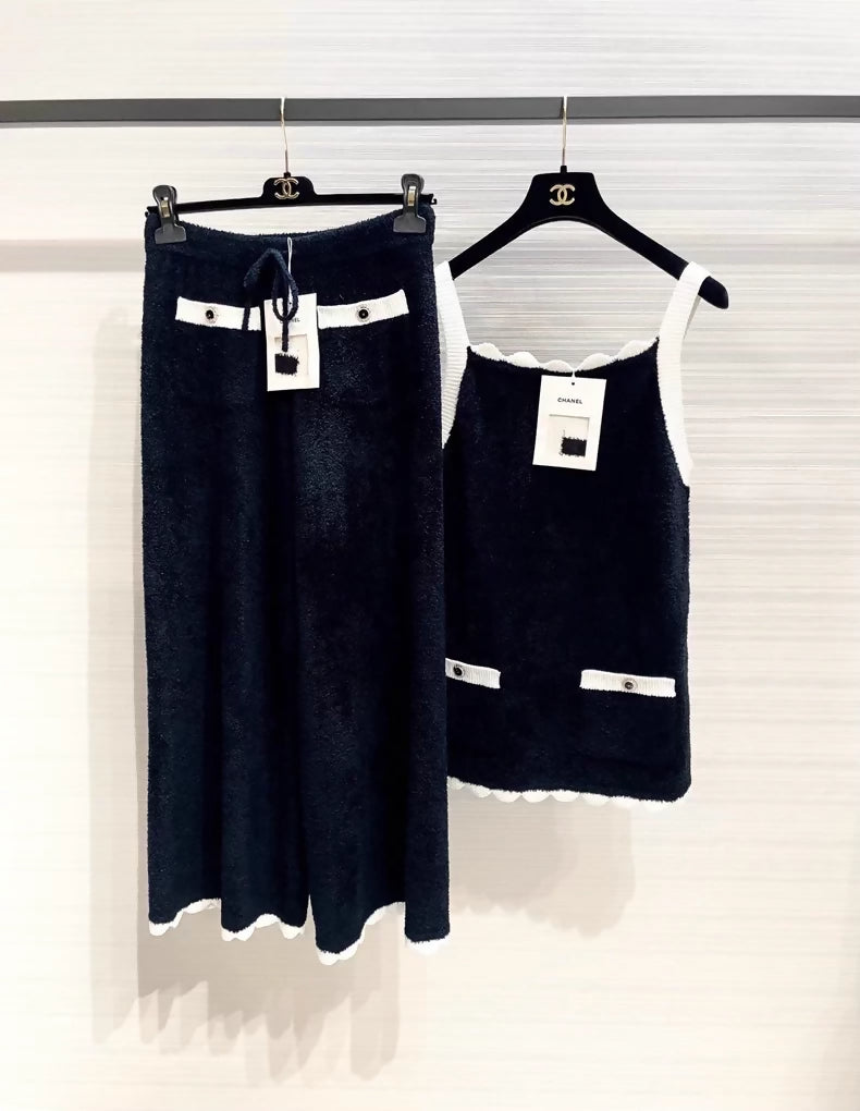 Chanel 26C Dark blue and black top and pants set