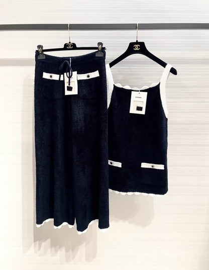 Chanel 26C Dark blue and black top and pants set