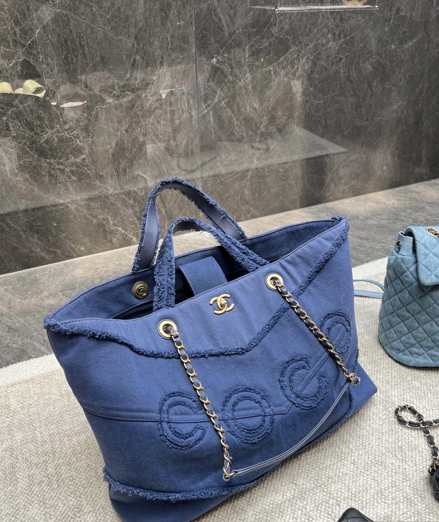 CHANEL Chanel denim coco beach bag - Beach bag Tote Bag - Secondhand luxury from Wararni