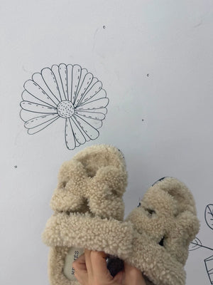 Hermes Beige shearling sandals