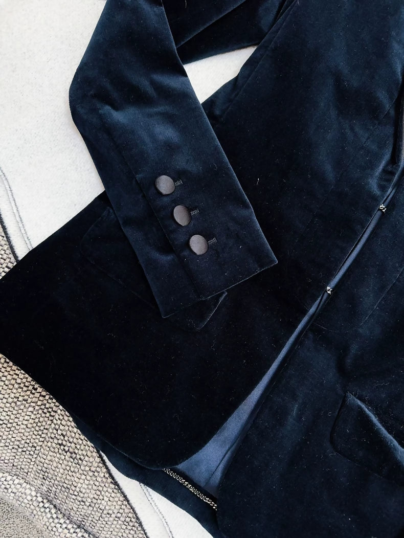 Chanel 18A midnight blue velvet suit jacket