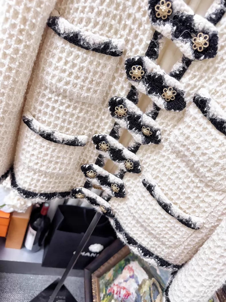 Chanel 2014 Off-White Embossed Lion Head Button Four-Pocket Wool Jacket