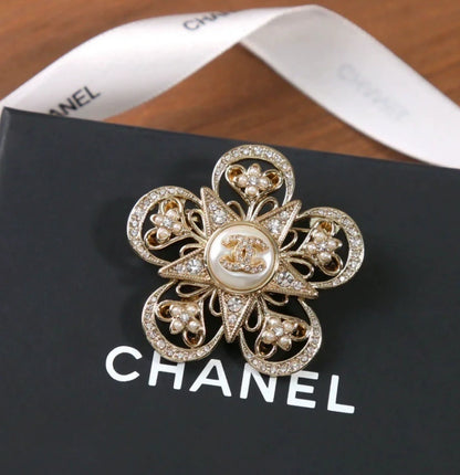Chanel 23K pearl star flower brooch