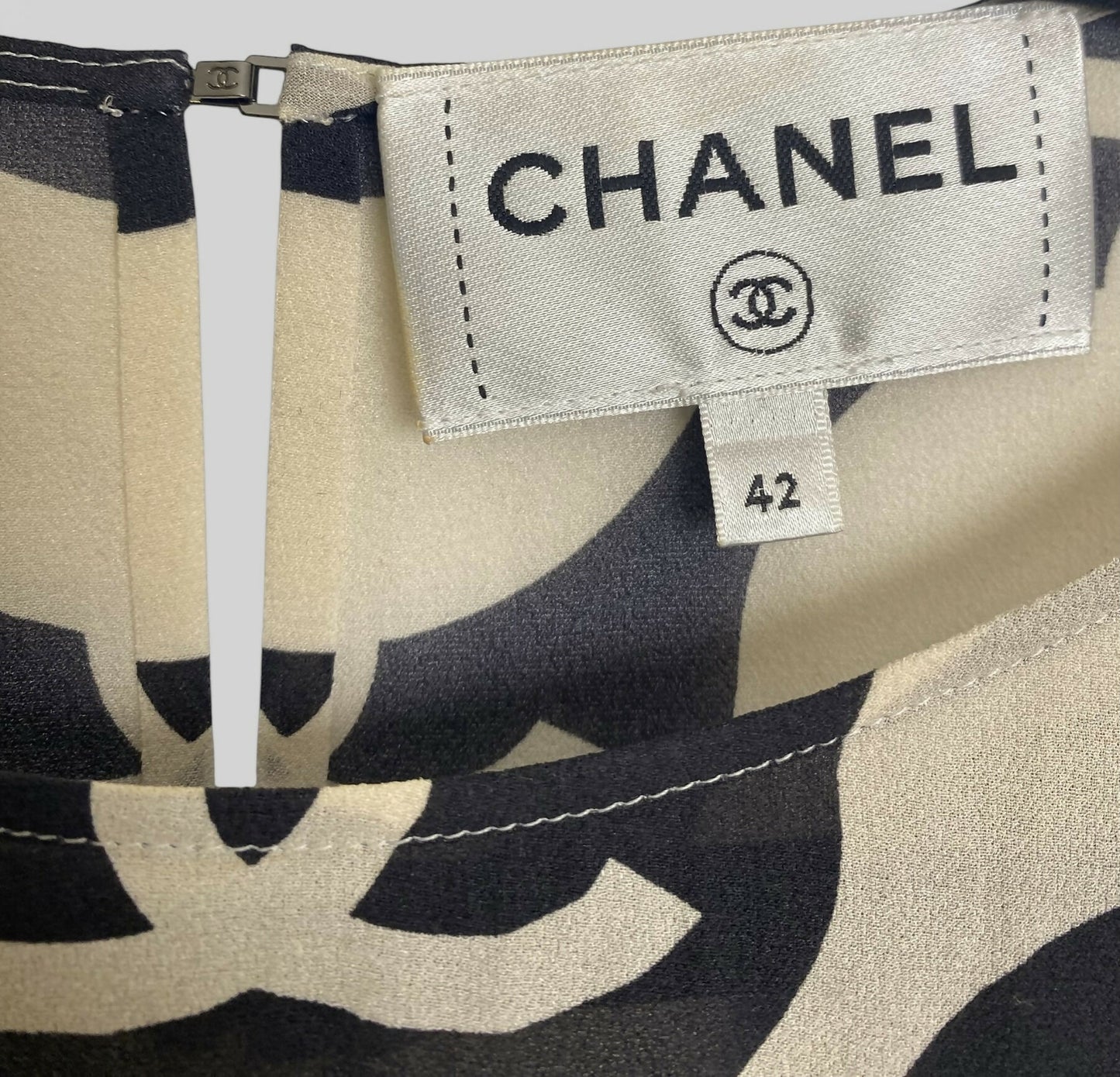 Epic Chanel 21P Ivory & Black CC Wave Silk Midi Dress FR 42