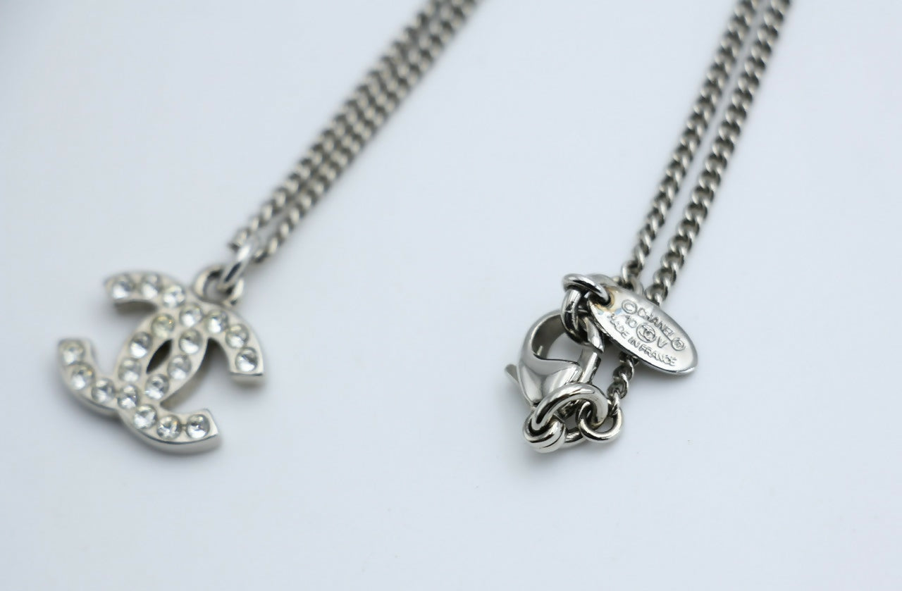 Chanel 10V Rhinestone Silver CC Mark Necklace – Wararni.com