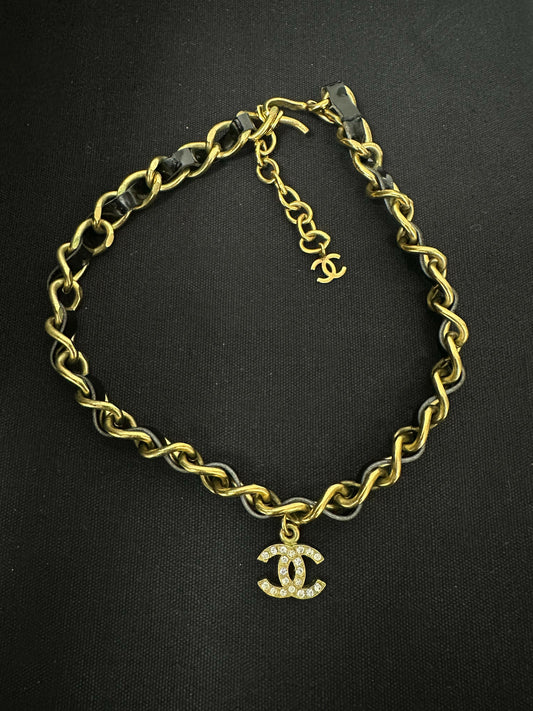 Chanel Vintage 95P Rhinestone Gold-plated Black Shiny Leather Chain CC Choker