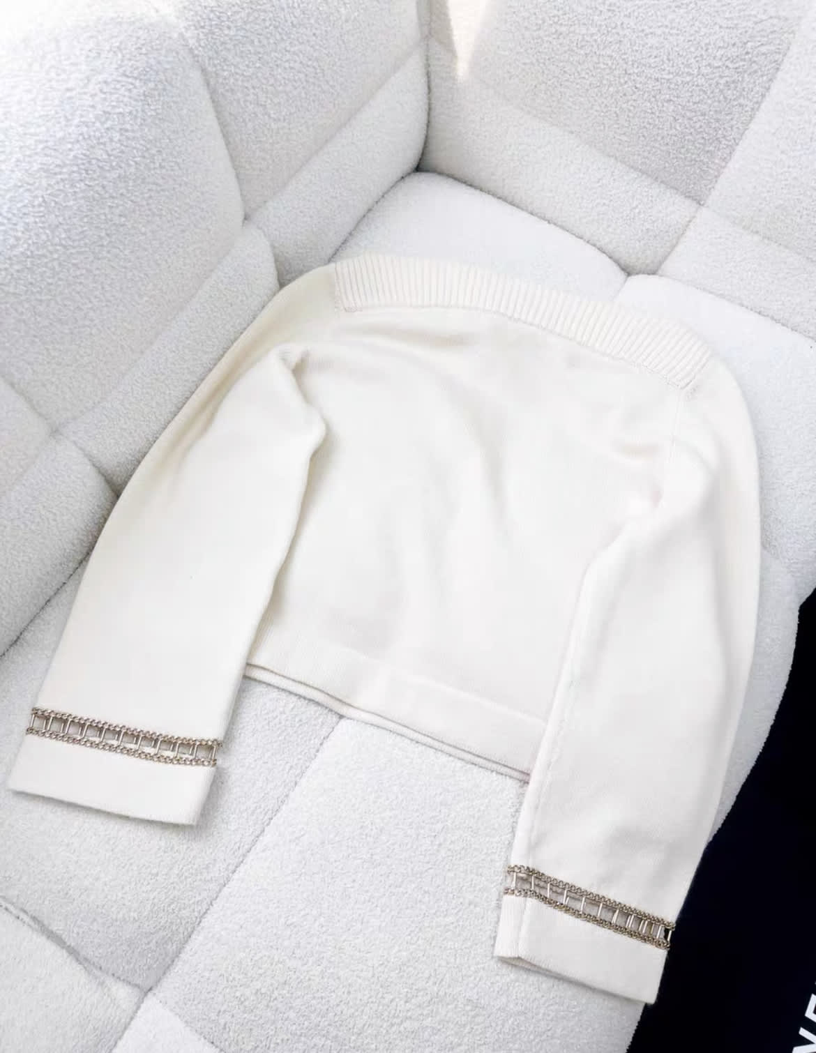 Chanel Off-White Cashmere Knitted Sweater Top