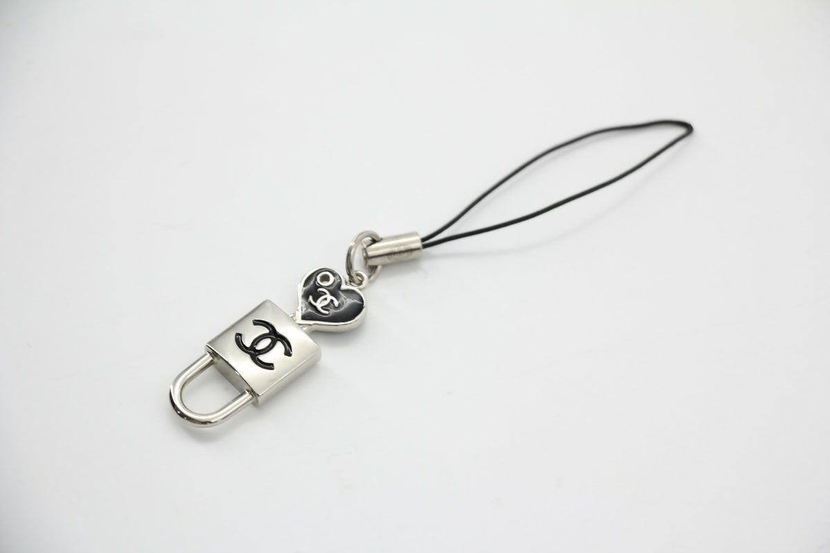 Chanel Vintage 07P Metal Silver Keyring Bag Charm