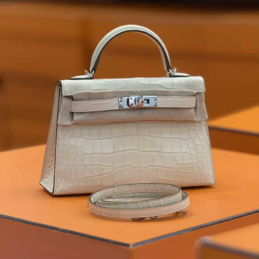 Hermès Mini Kelly II Vanilla Matte Crocodile with Gold Buckle (2)