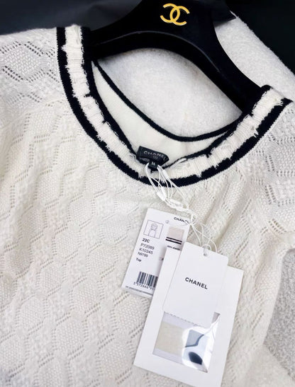 Chanel 22SS white black edge knitted off shoulder top