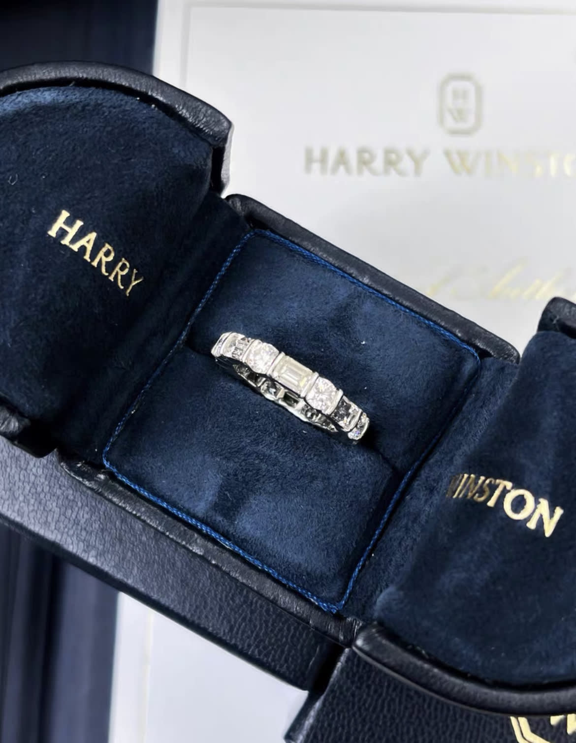 Harry Winston platinum full diamond ring