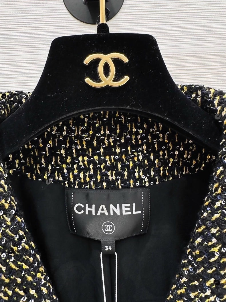 Chanel 24k black/gold tweed jacket