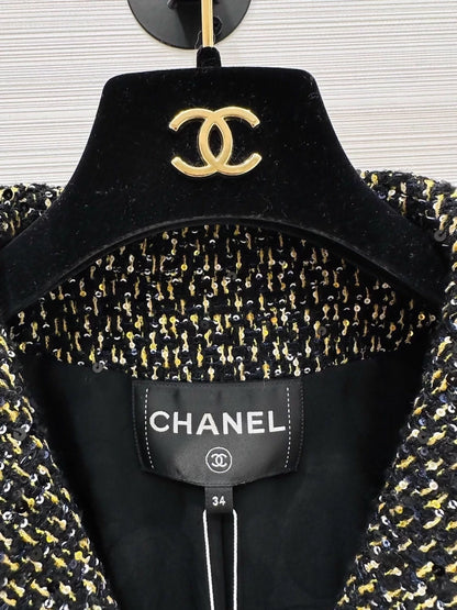 Chanel 24k black/gold tweed jacket