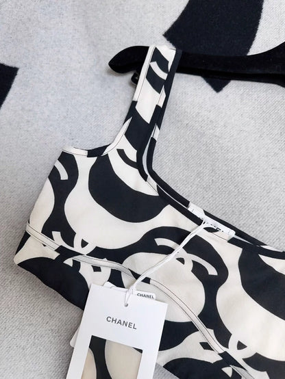 Chanel 21p bra top in wavy stripes