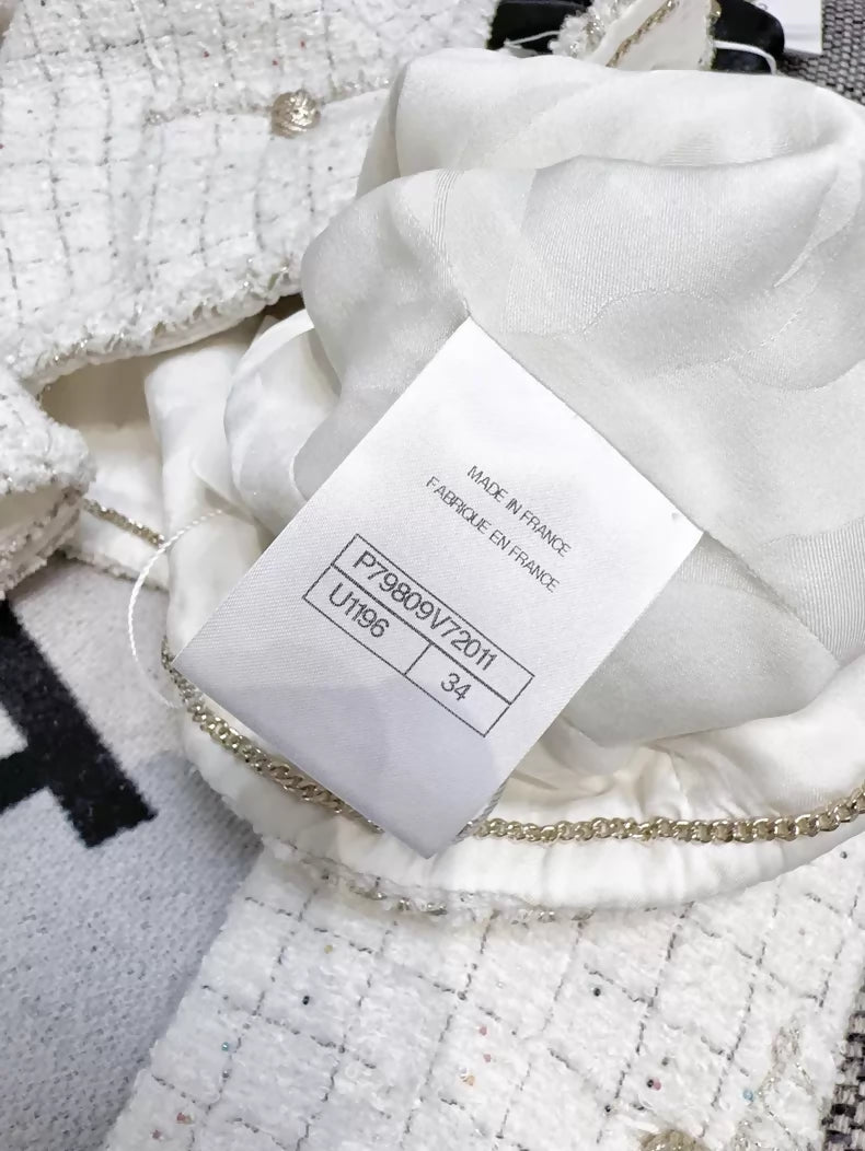 Chanel 25A ecru White Tweed Jacket – Wararni.com