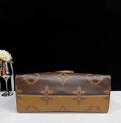 Louis Vuitton Onthego GM Giant Monogram Canvas