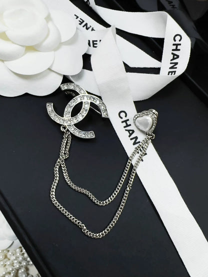 Chanel 23B Double C Logo Diamond Chain Heart Brooch