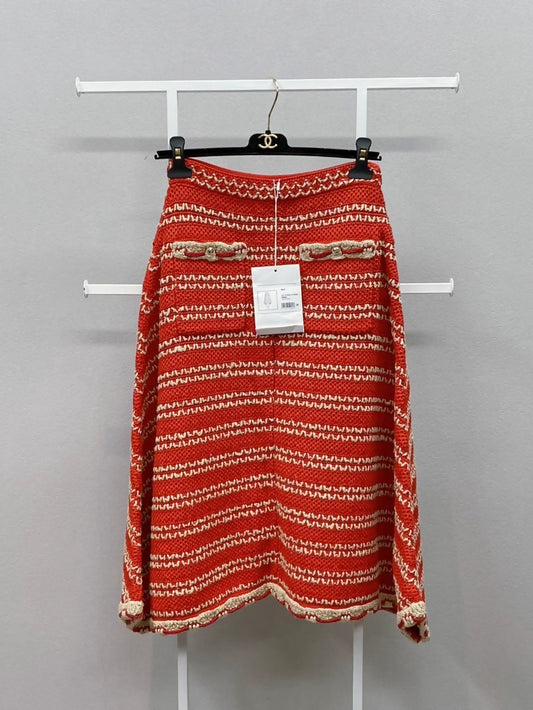 Chanel 21C red & beige skirt