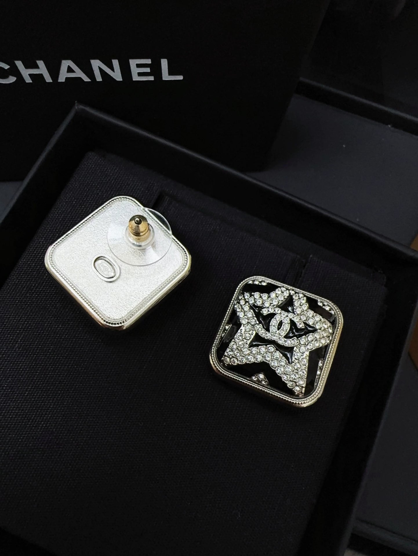 Chanel 23k star full diamond cube earrings