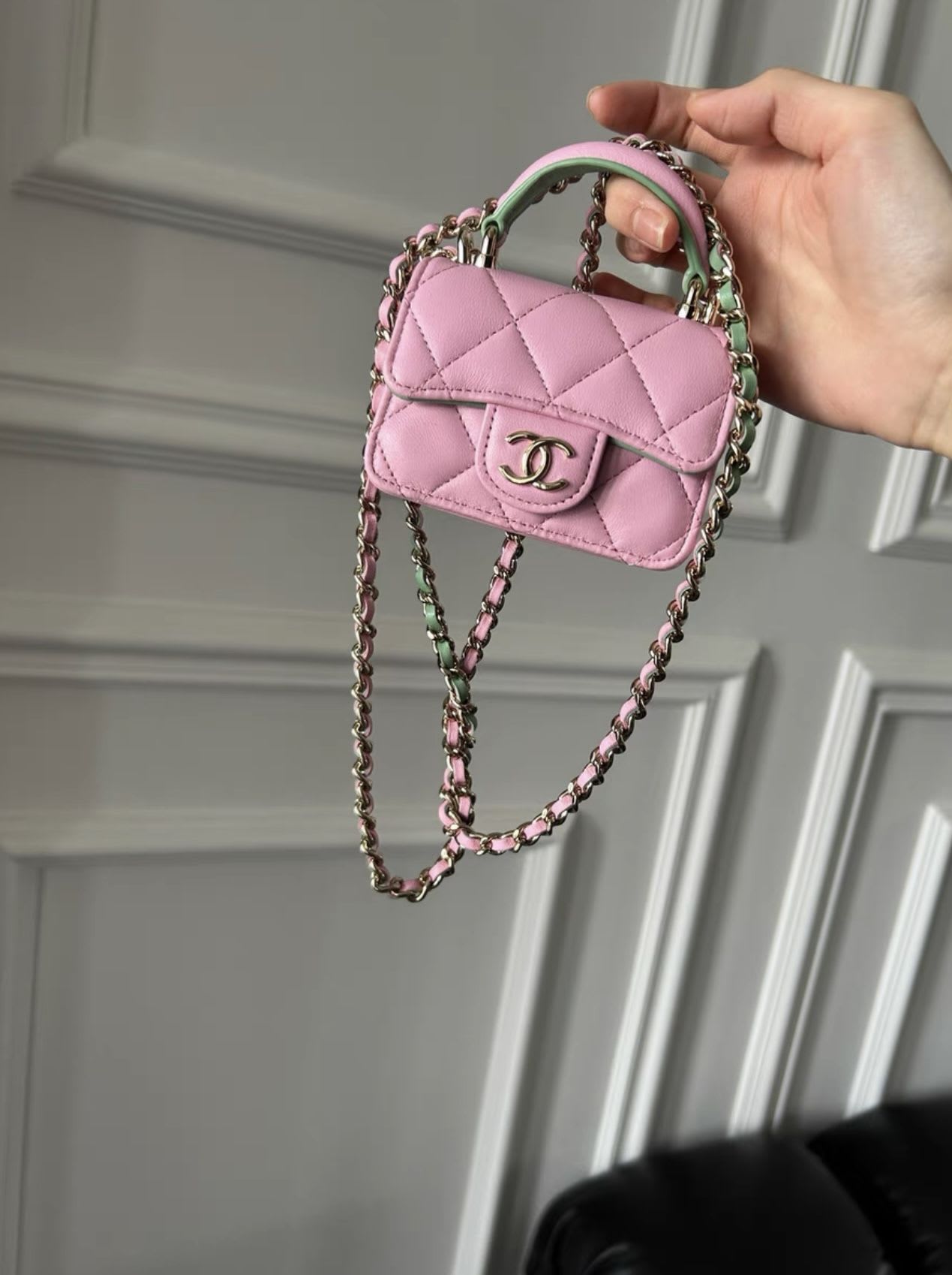 CHANEL Chanel23 pink green handle mini bag - Mini Mini Bag - Vintage fashion from Wararni