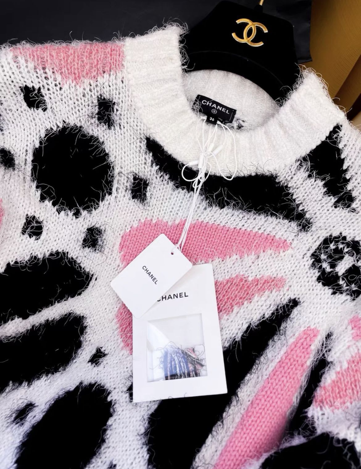 Chanel 23AW  pink and black sweater