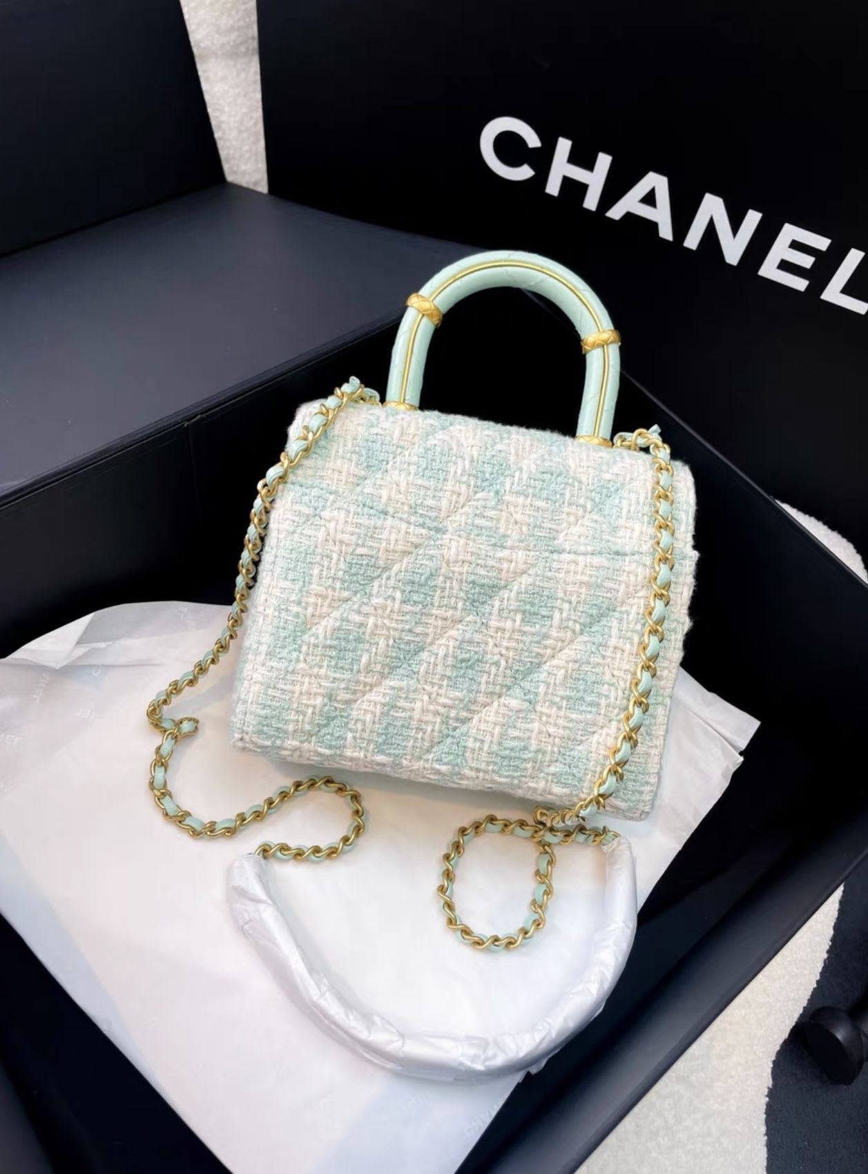 Chanel 23 green bag