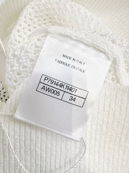 Chanel 25P white ruffled collar top