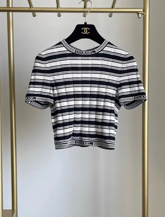 CHANEL Chanel 2023 ss black and white striped backless top fr36 - 36 Top - Vintage fashion from Wararni