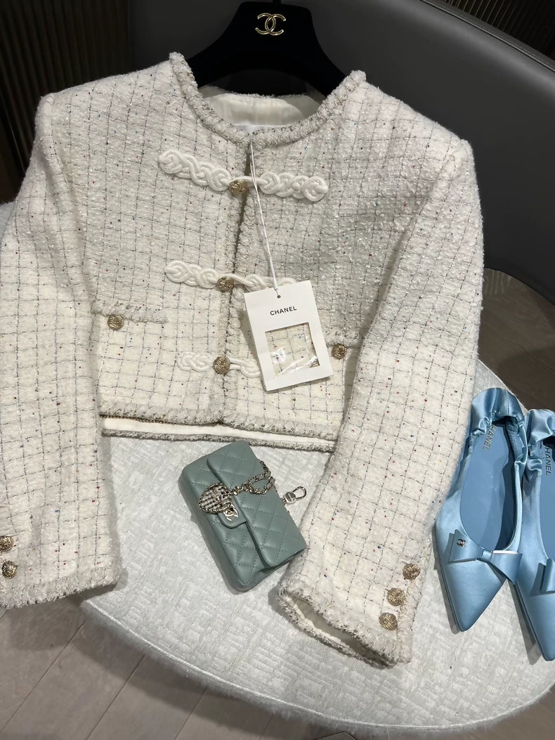Chanel 25A ecru tweed jacket