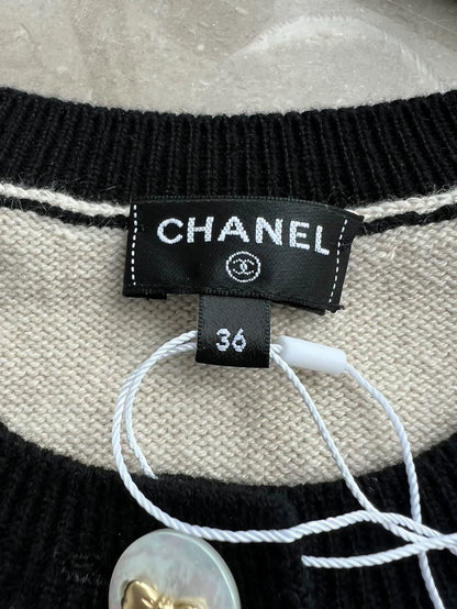 Chanel 25k beige sweater