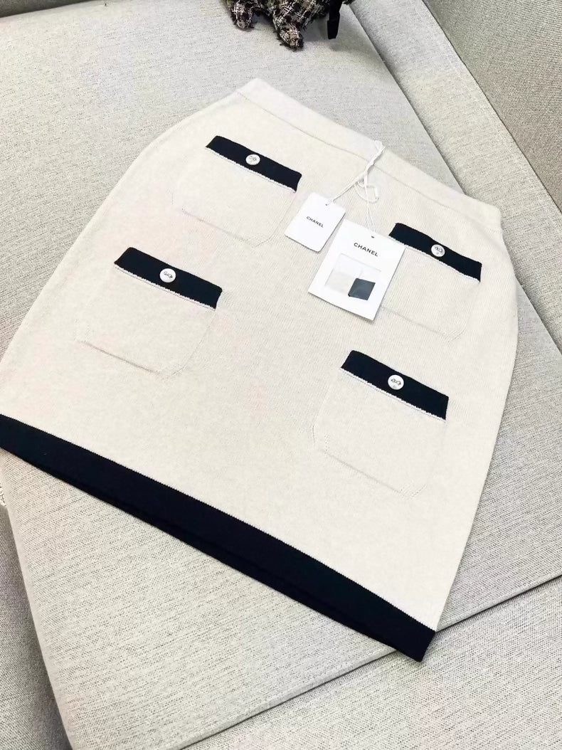 Chanel 25k beige and black skirt