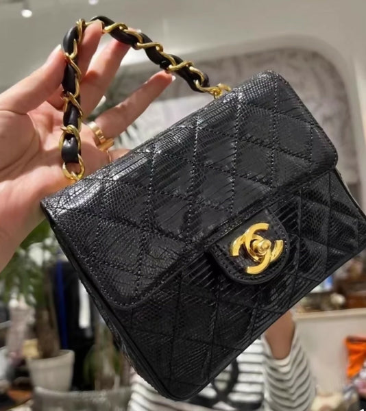 CHANEL ブラック レザー ヴィンテージ y0a9K65CSr_grande.jpg?v=1755085586