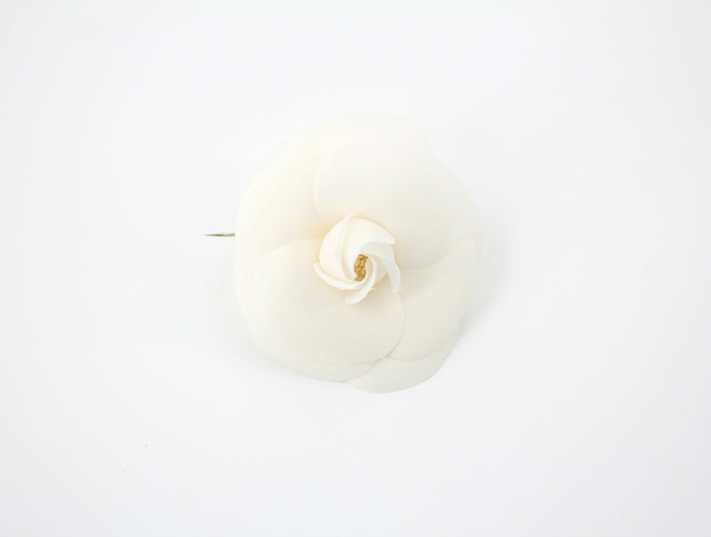 Chanel Vintage 81-85 Silk White Camellia Brooch