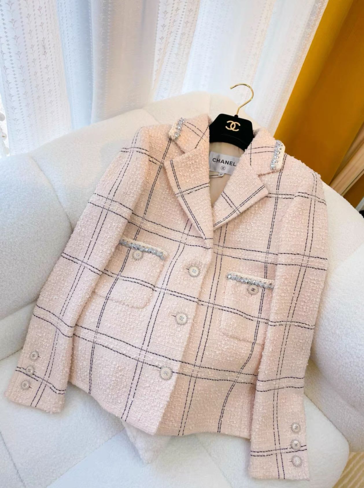 CHANEL Chanel 21 nude pink silver plaid jacket - 34 Jacket - Secondhand luxury from Wararni