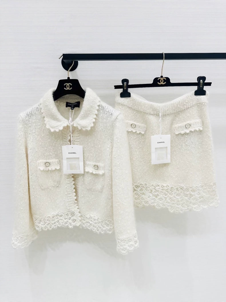 Chanel 25B beige knit set